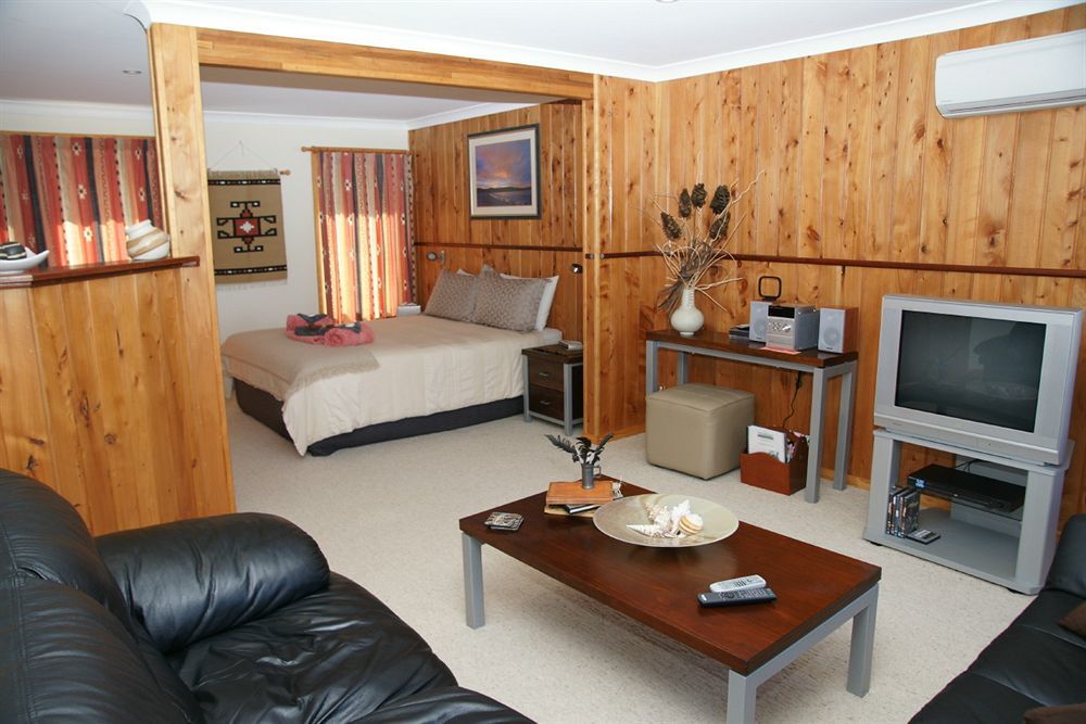 Bed In The Treetops B&B St Helens Exterior photo